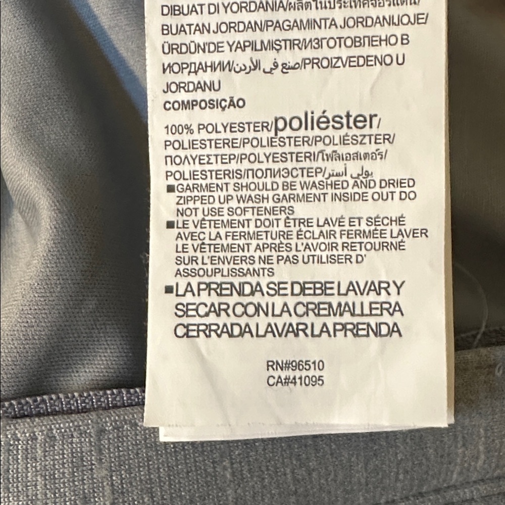 Under Armour NWT Women’s XL Gray Full-Zip Performance Track Jacket - Picture 10 of 10